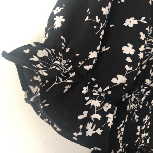 Dazy Elegant Black Floral Midi Dress With Ruffled Sleeves/Thick Lining
Size-M - Picture 7 of 10